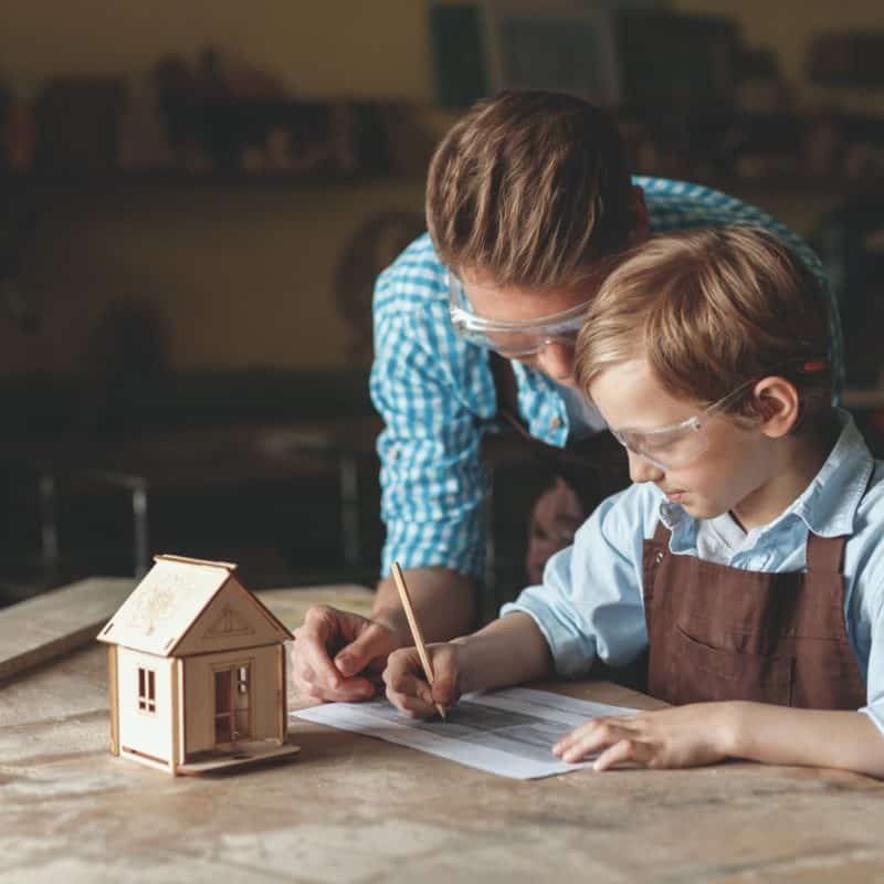 parent and child with a wooden house WDE823U 800x800 - 7 Cool Things To Do With Your Kids At Home